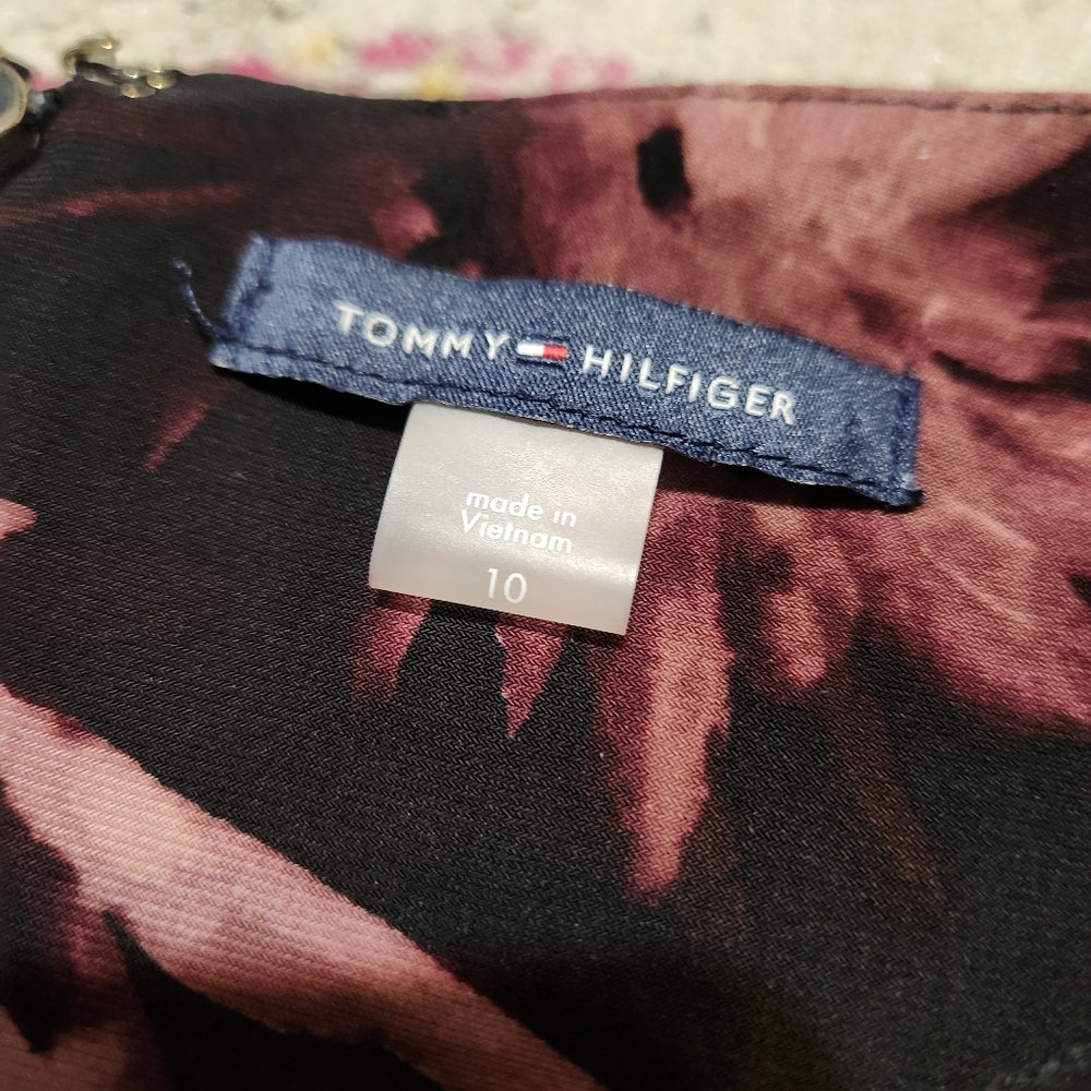 💘 Tommy Hilfiger Floral Black and Pink Dress - Picture 2 of 3
